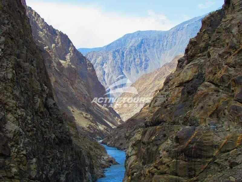 River Indus and Karakorum Mountains Tour