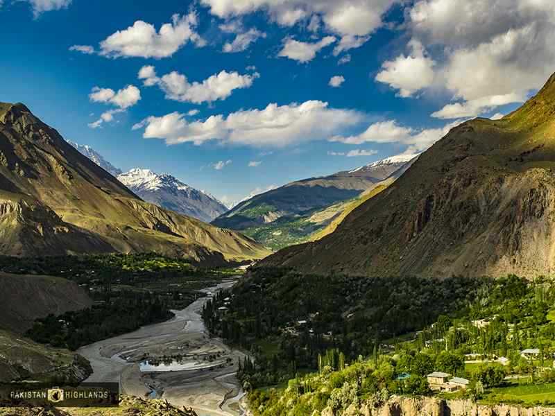 Trek-Tirich-Mir-Mountain-Pakistan,